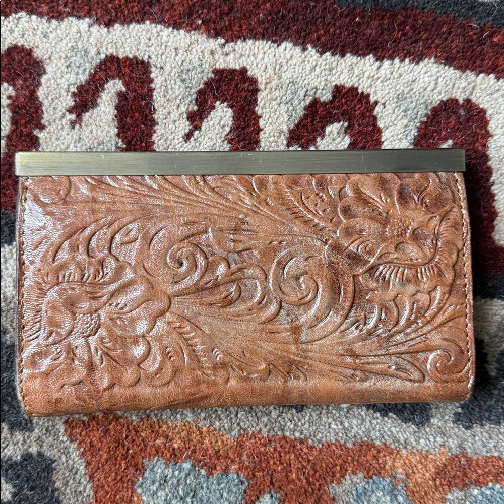 Patricia Nash Floral Embossed Tan Leather Wallet - Picture 6 of 6